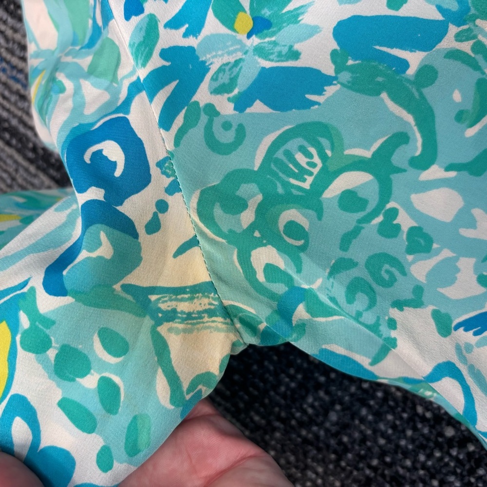 Lilly Pulitzer Elsa Silk Top Large Blue Teal Floral - Picture 11 of 15